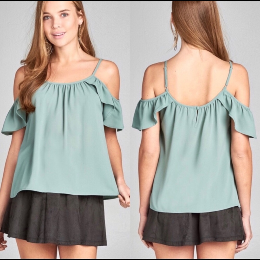 Open shoulder crepe woven Top - Picture 3 of 3